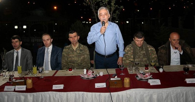 Vali Toprak: Hakkari için en güzelini yapmaya devam edeceğiz