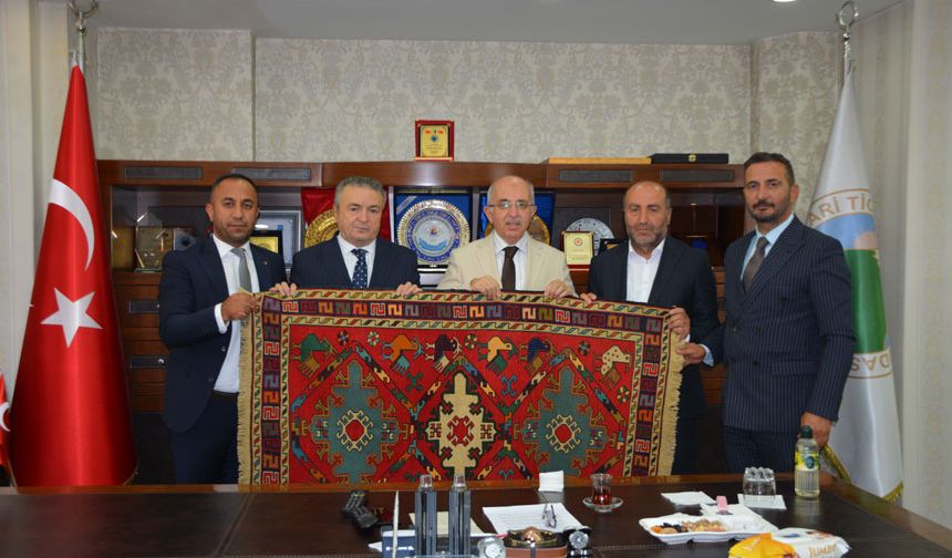 ASRİAD İş adamlarından Hakkari'ye çıkarma