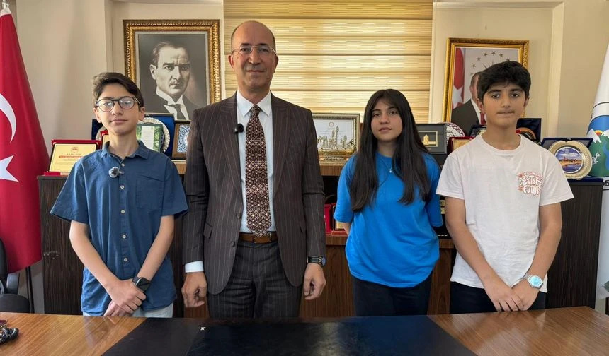 Esendere Belediyesi’nden Eğitime Destek: Altın ve Burs Hediyesi