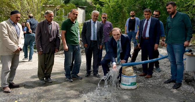 Hakkari'de ilk sondajdan saniyede 5 litre su çıktı