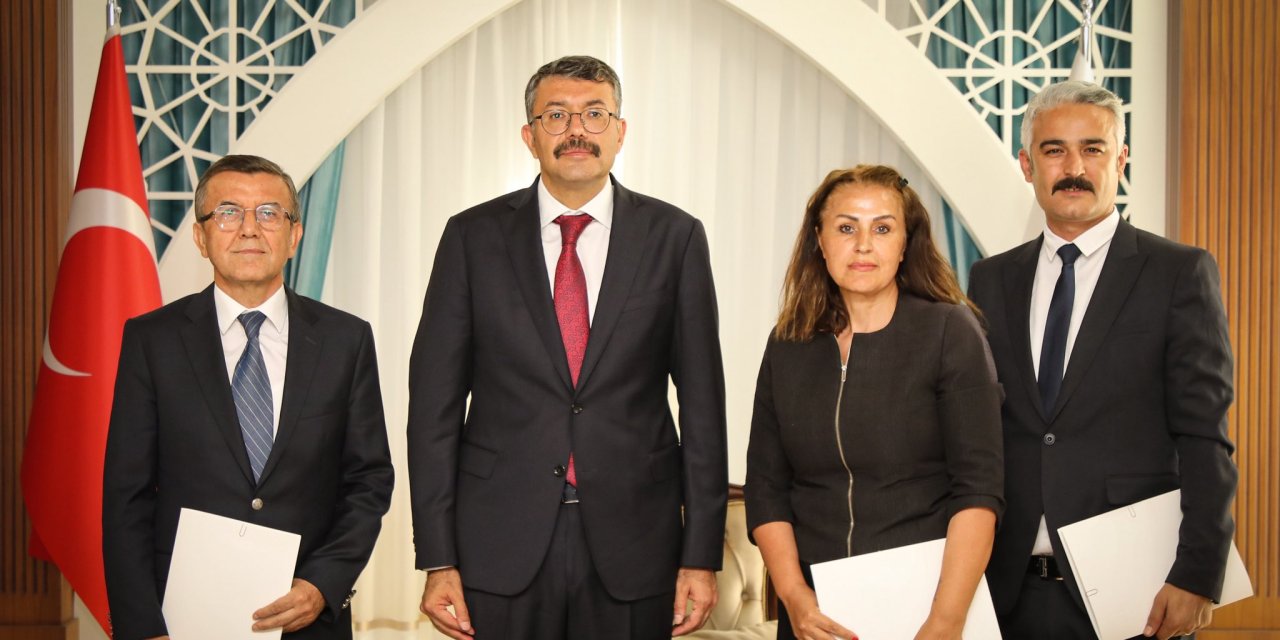 Gümrük Müdürlerinden Vali Ali Çelik’e Veda Ziyareti