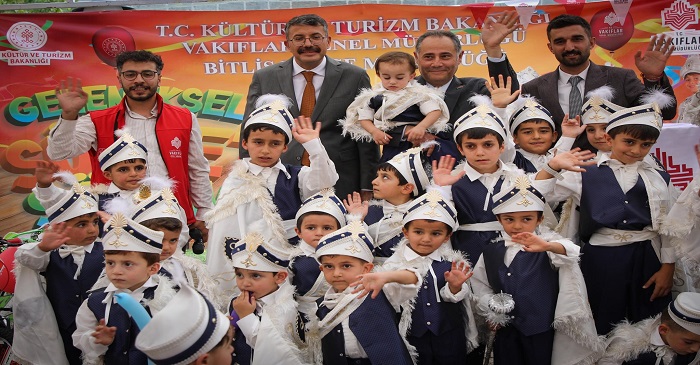 Hakkari’de 529 Yıllık Gelenek Yaşatıldı: Yüzlerce Çocuk İçin Toplu Sünnet Töreni