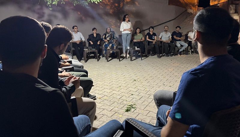 DEM Parti Hakkari’de Gençlerle "Yeni Süreci" Konuştu