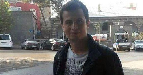 Otomobili silahla taranıp yakılan öğretmen kayıp