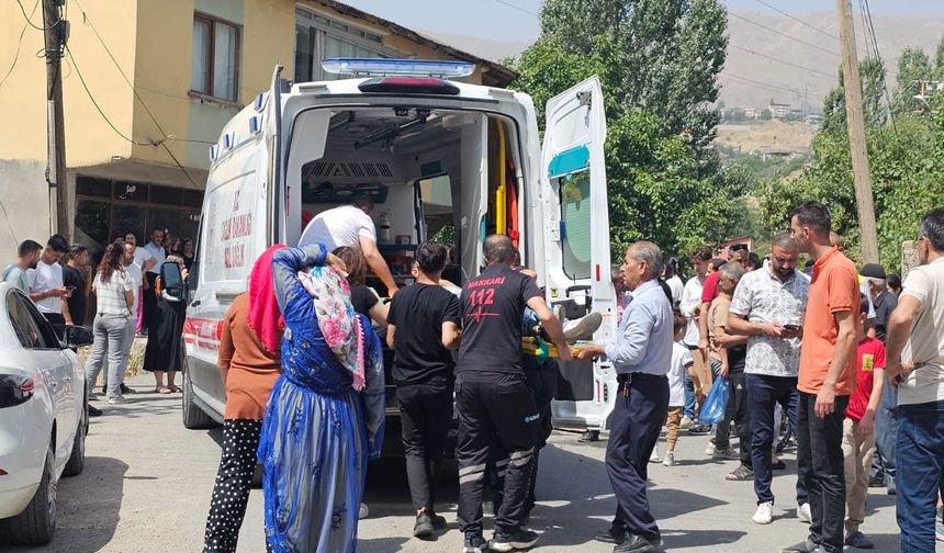 Hakkari’de 12 yaşındaki çocuk araç altında kaldı