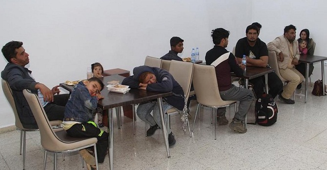 Başkale'de yurda kaçak giren 12 Afgan yakalandı