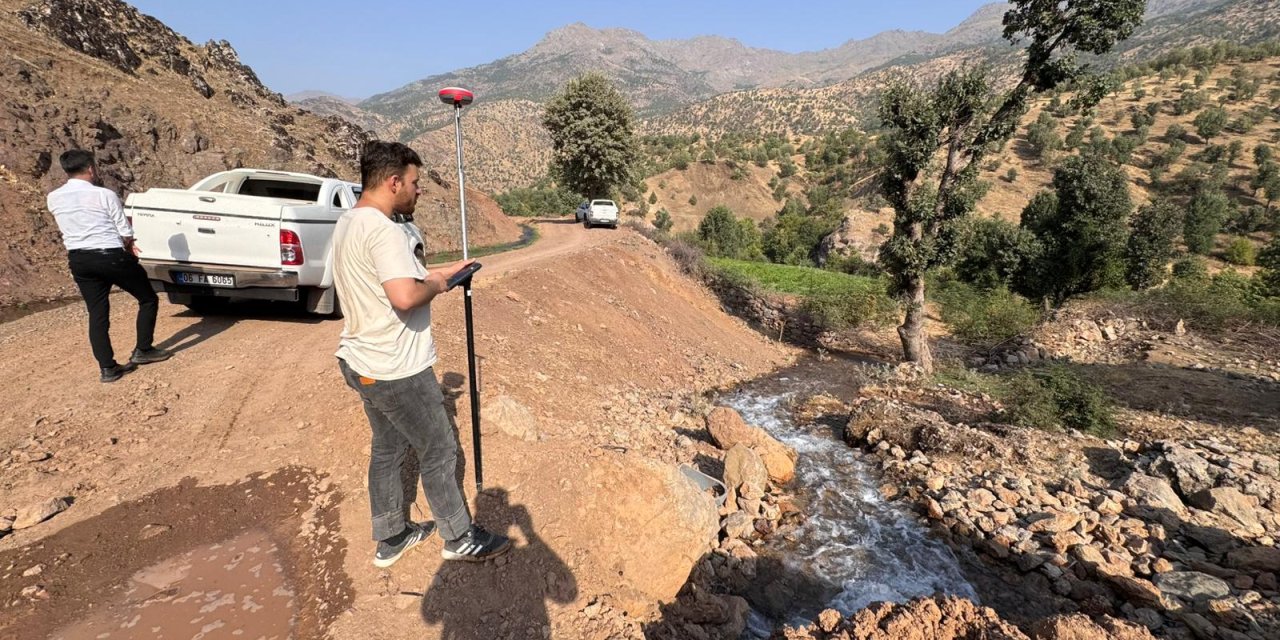 Derecik’te Altyapı Seferberliği: Su Hattı Baştan Aşağı Yenileniyor