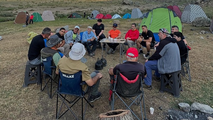 Hakkari'de Doğa Turizmi Canlanıyor: CİSAD'dan Bala Yaylası Kampı