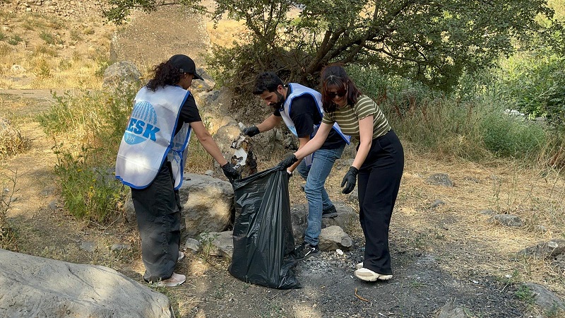 Hakkari KESK’ten Her Hafta Yeni Noktada Temizlik Hareketi