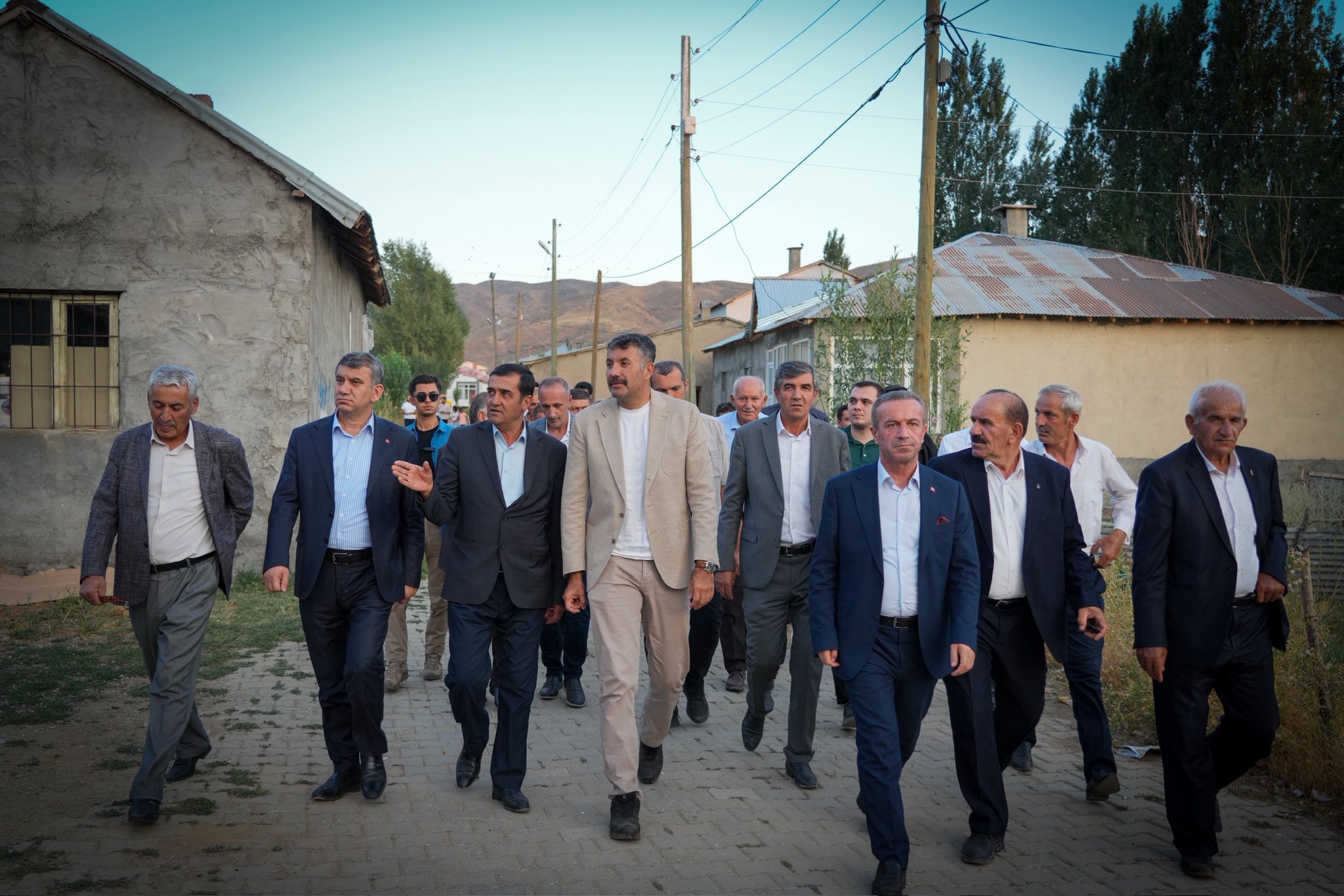 Vali Çelik’ten Yüksekova ve Şemdinli'de Köy Ziyaretleri