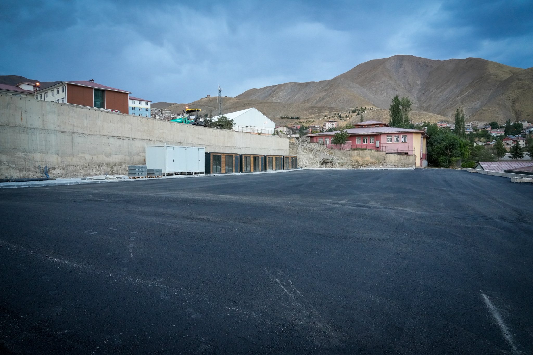Hakkari'de Köy minibüslerin yeni durağı hazır!