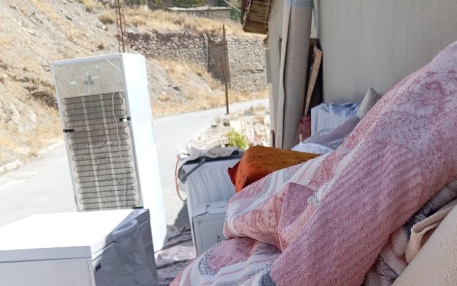 Hakkari’de Yürek Sızlatan Olay: Dul Anne ve 3 Çocuğu Evden atıldı