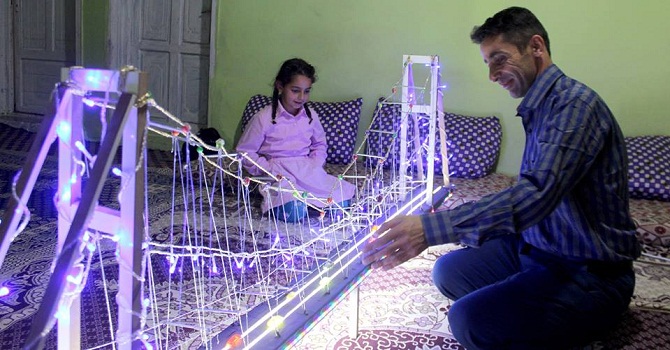 İstanbul'u Görmek İsteyen Kızına Boğaz Köprüsünün Maketini Yaptı