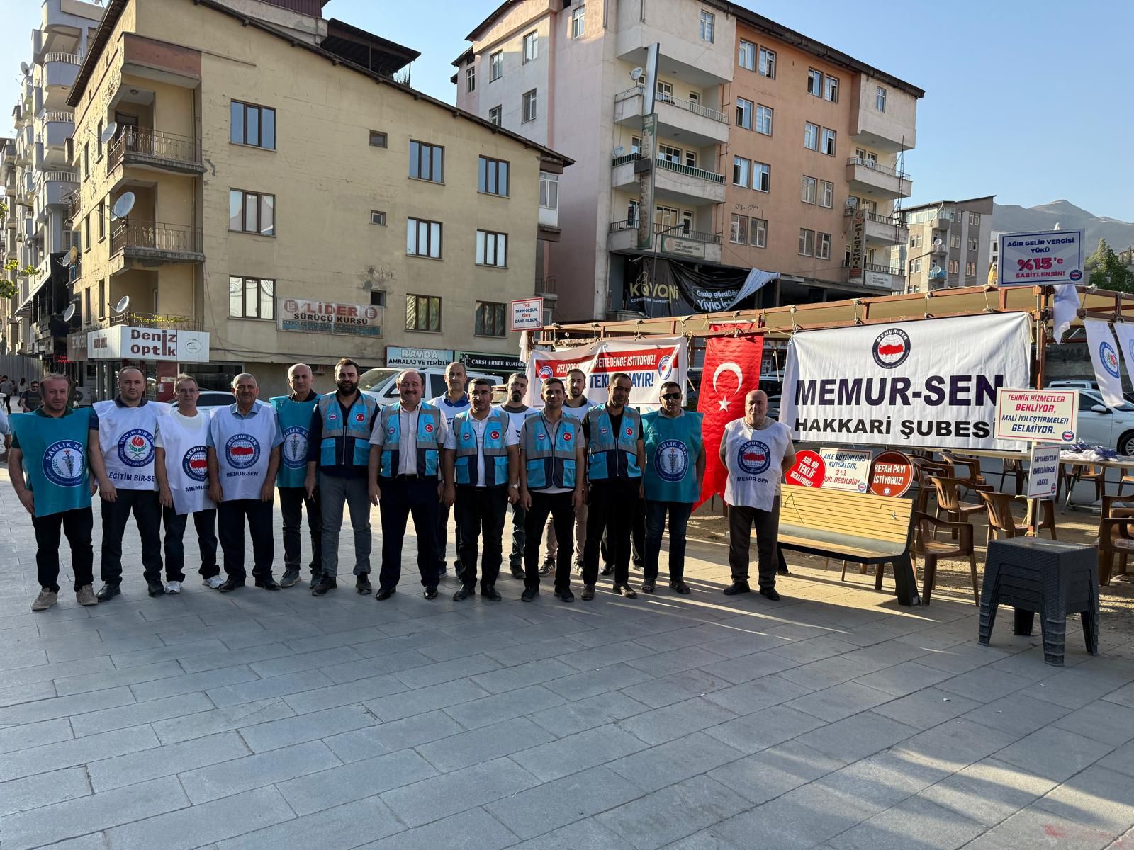 Hakkari’de Memur-Sen’den ‘Nöbet Çadırı’ Eylemi
