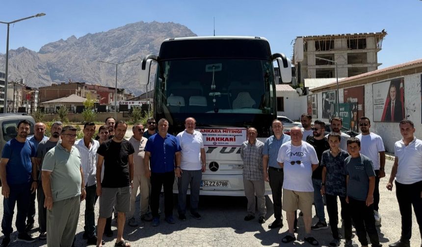 Hakkari’de Memur-Sen üyeleri maaş zammı için Ankara’ya hareket etti