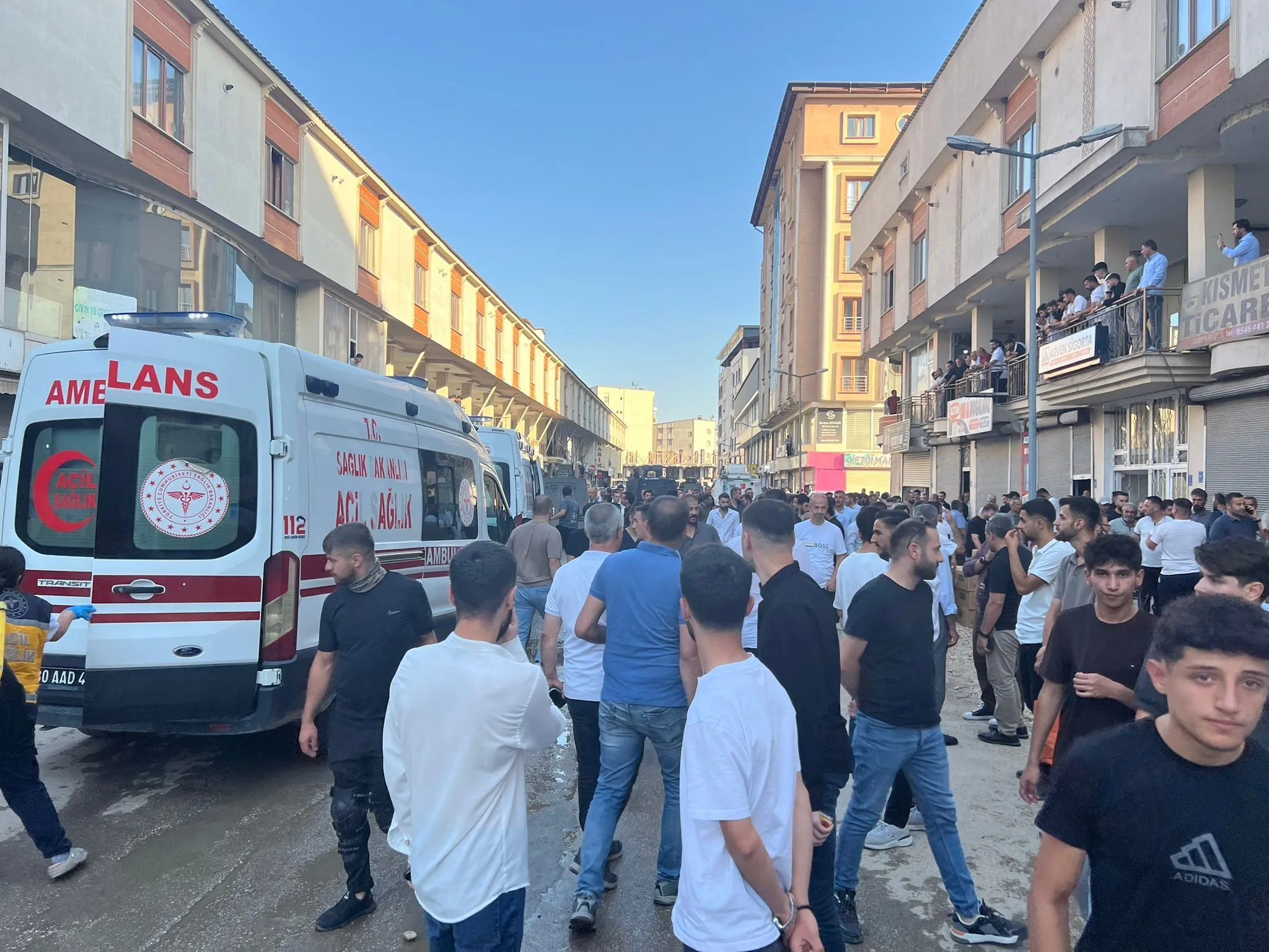 Yüksekova İlçesinde Gerginlik: 3 Yaralı