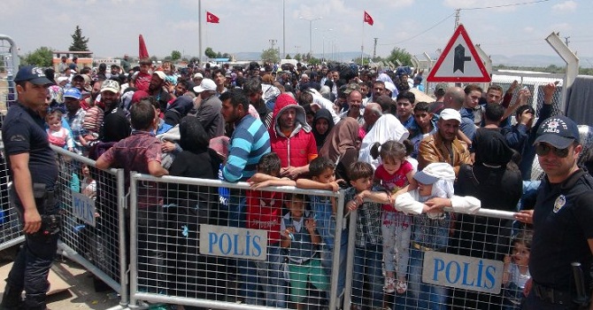 20 bin Suriyeli bayramlaşmaya gitti