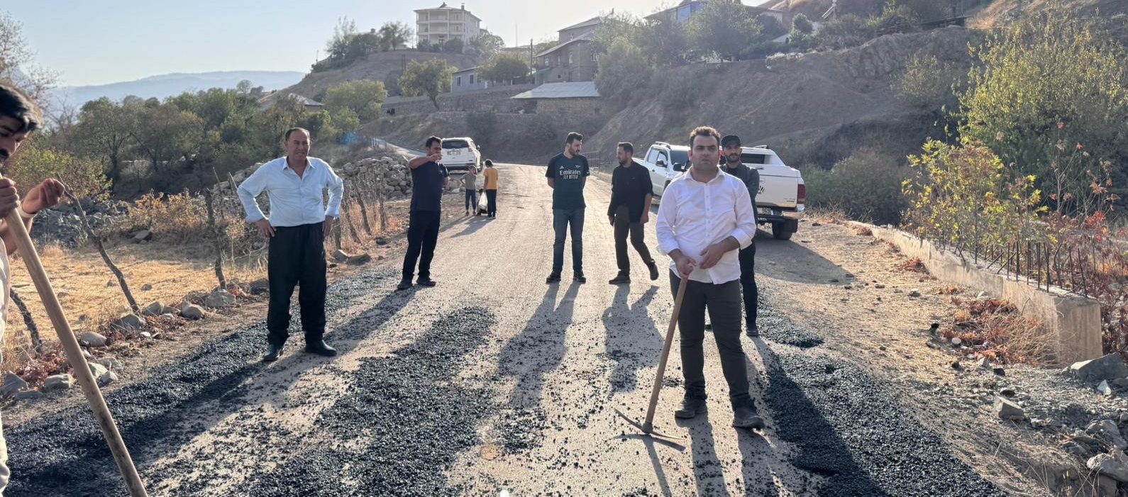 Derecik Belediyesi’nden Temizlik ve Yol Onarımı