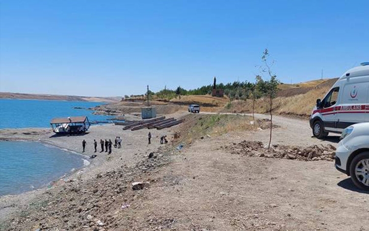 Van’da acı haber: Gölden Kadın Cesedi Çıktı