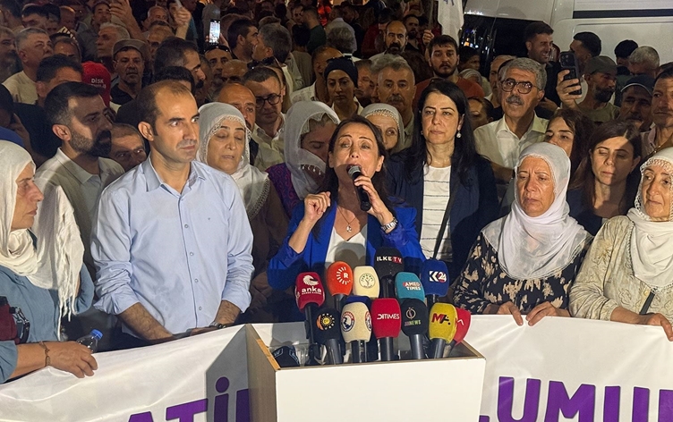 Tülay Hatimoğullarından 'Süreç' Açıklaması