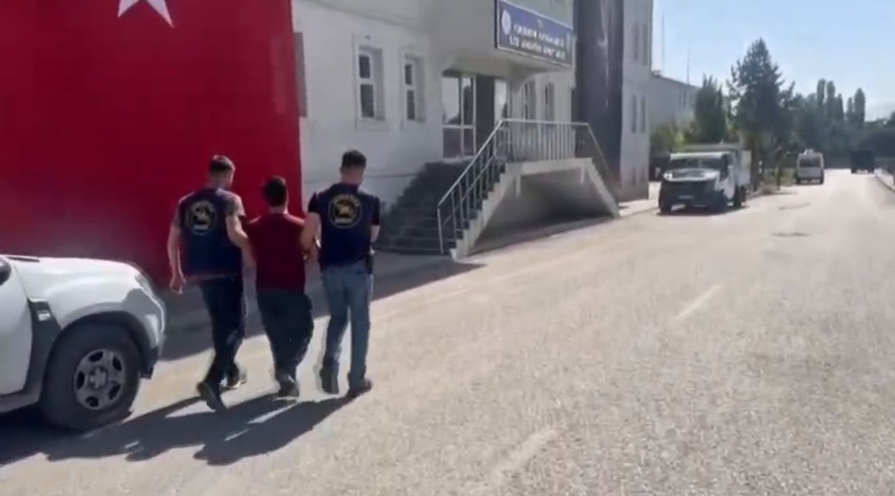 Hakkari’de pencereden Kaçmaya Çalışan zanlı Yakalandı