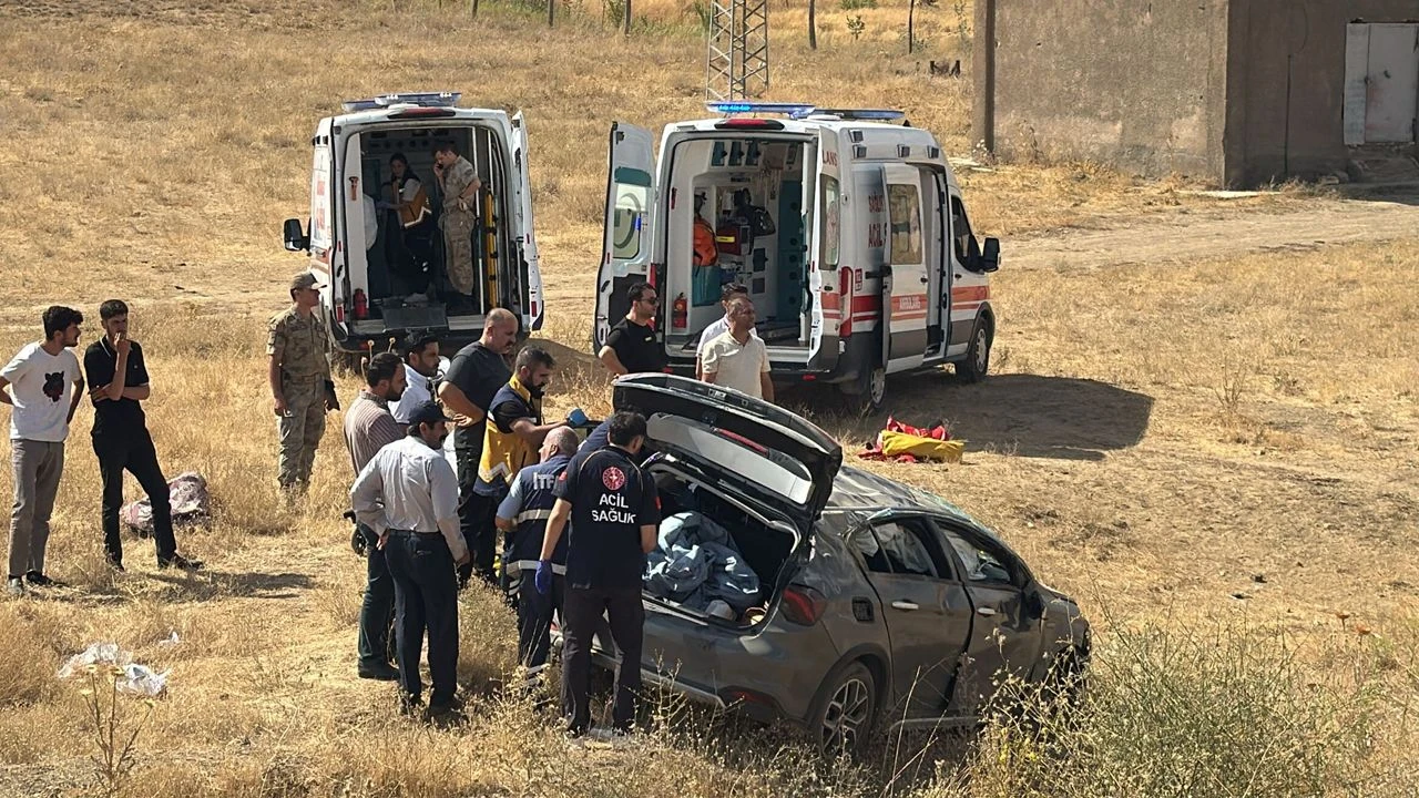 Hakkari-Van Karayolunda Kaza: 3 Kişi Yaralandı
