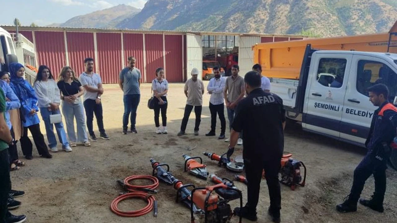 Hakkâri AFAD’dan Şemdinli’de Gönüllülere Arama Kurtarma Eğitimi