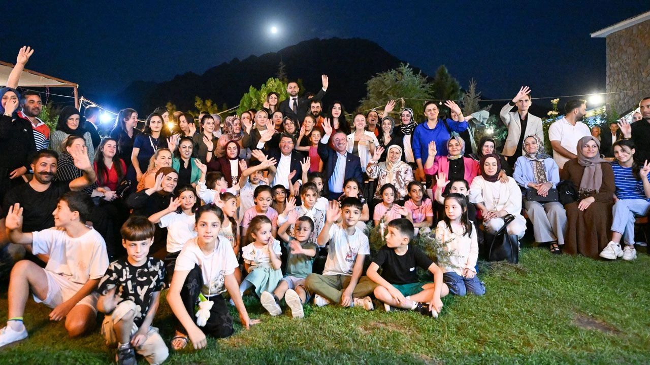 Adalet Bakanı Tunç Hakkâri’de Kadınlar ve Gençlerle Buluştu