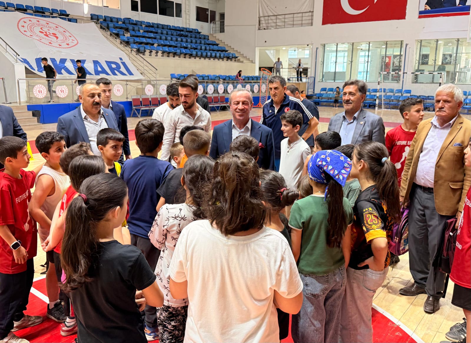 Başkan Kaya’dan Öğrencilere Kırtasiye Yardımı