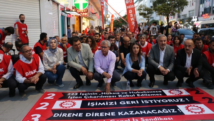 Van'da Kayyumun işten çıkardığı İşçilerin eylemi sürüyor