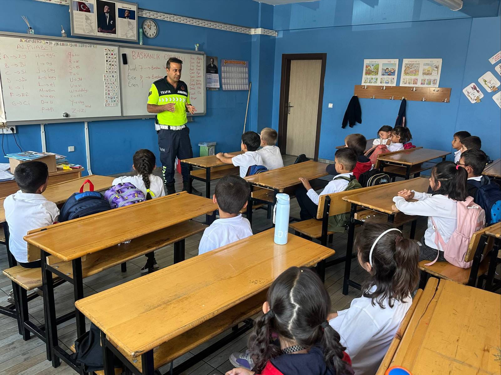 Hakkari’de jandarmadan öğrencilere trafik eğitimi