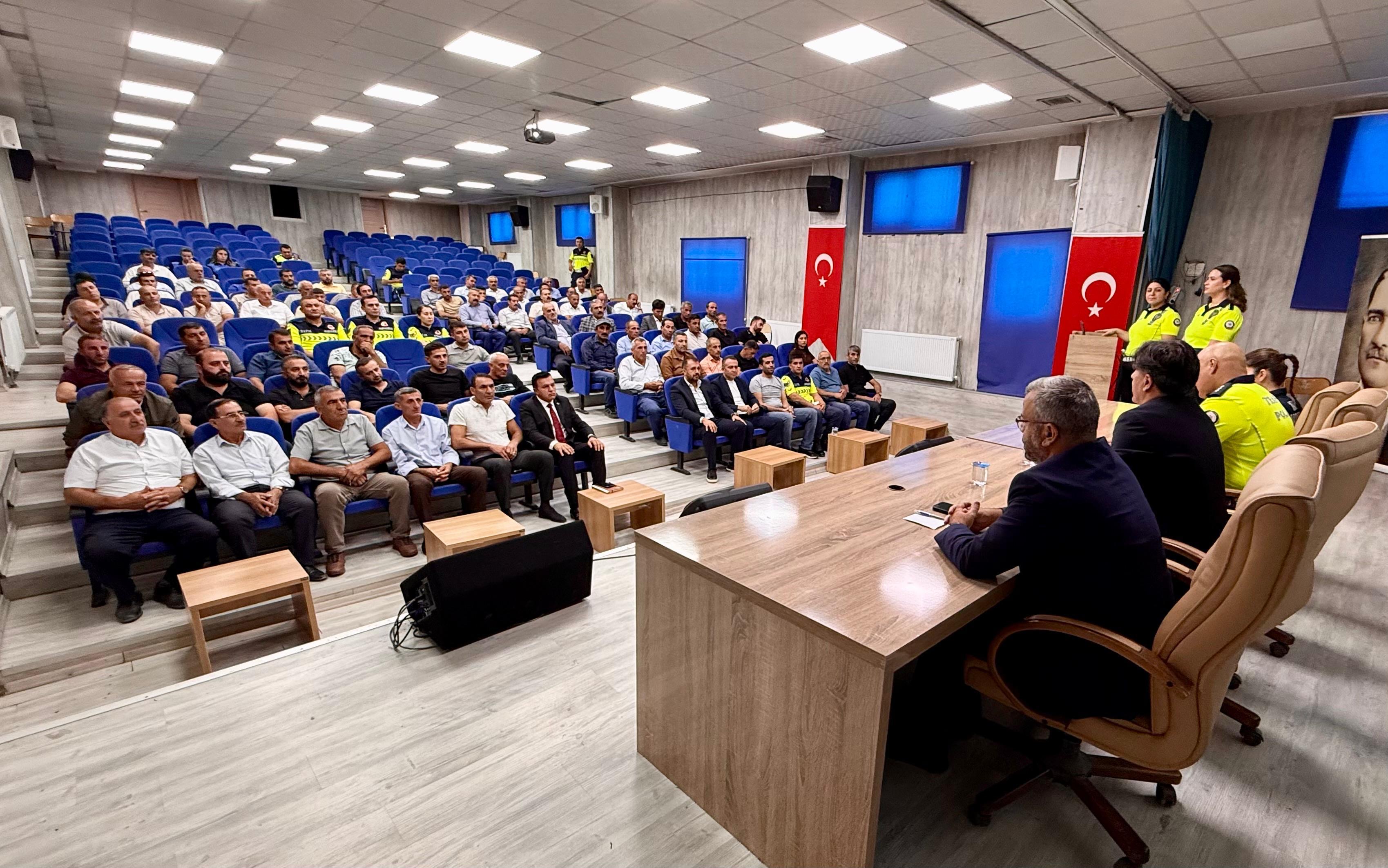 Hakkari’de servis şoförlerine güvenli taşıma eğitimi