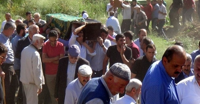 Hakkari'de Kazada Hayatını Kaybedenler Toprağa Verildi