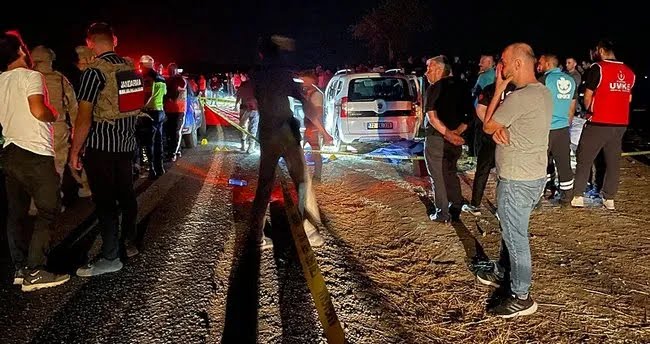 Batman'da kan donduran olay! Bir aileyi aracın içinde katlettiler: 4 ölü