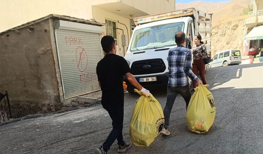 Hakkari’de çevre temizliği çalışmaları sürüyor
