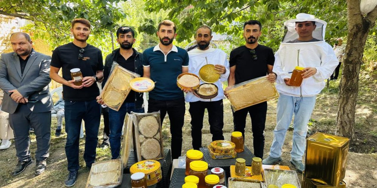Yüksekova'da Bal Sağımı Başladı