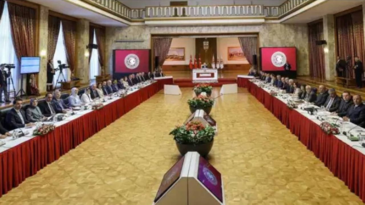 Süreç komisyonunda gerginlik: DEM Parti toplantıyı terk etti