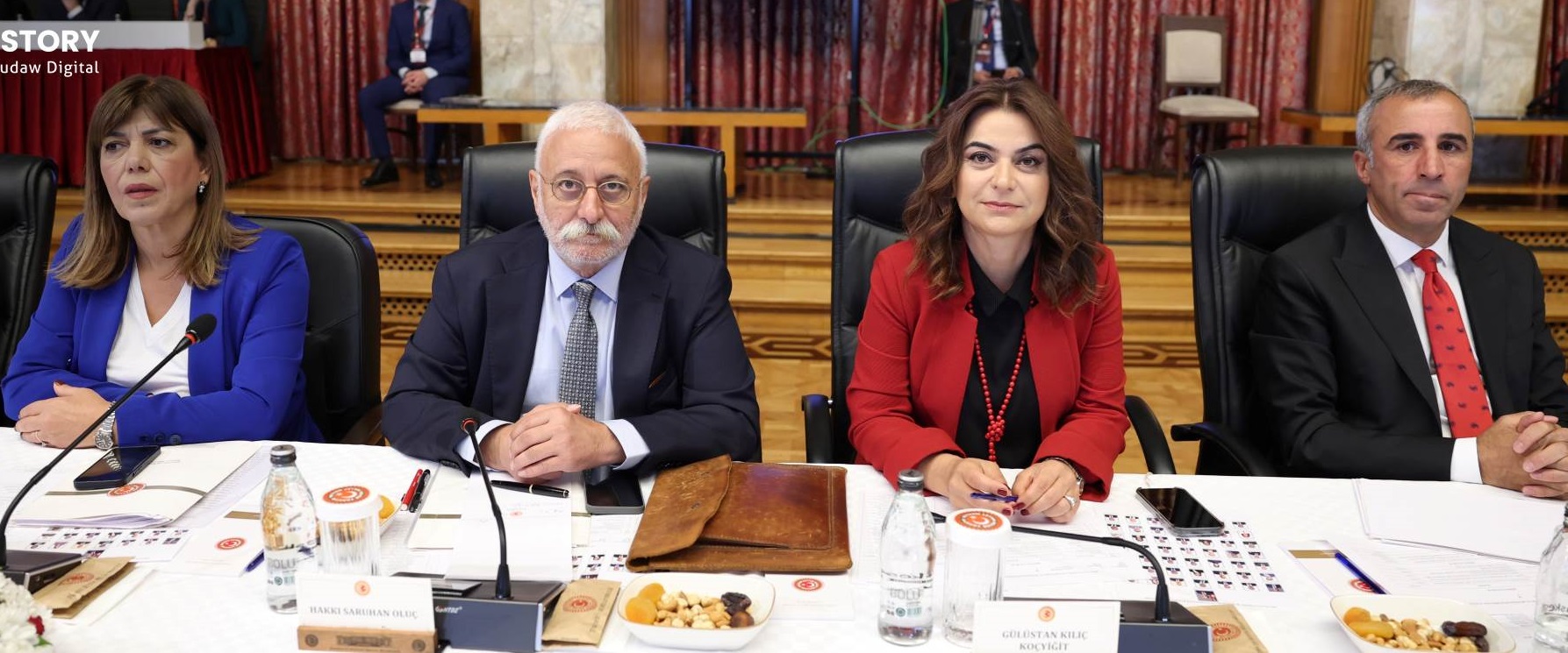 DEM Parti’den “çözüm komisyonu” açıklaması: Çekilmedik, barışın dilini savunduk