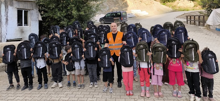 Hakkâri’de 500 Öğrenciye Çanta Desteği