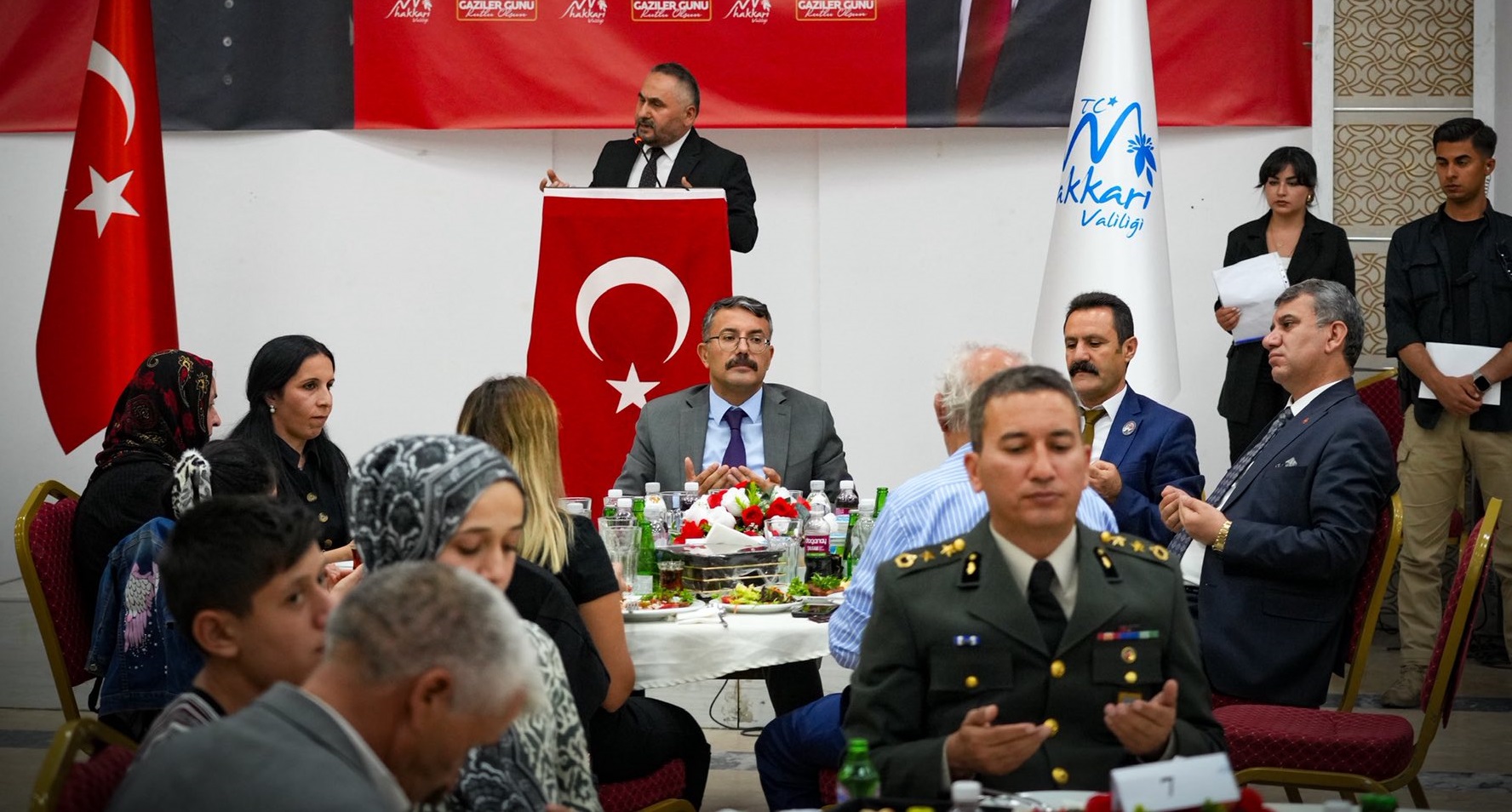 Hakkâri’de Gaziler Günü: Vali Çelik gaziler ve aileleriyle buluştu