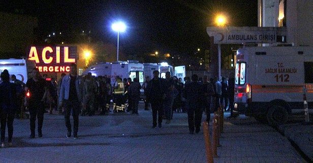 Hakkari’de silahlı ve bıçaklı kavga: 1'i ağır 2 yaralı