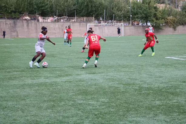 Hakkari'de taraftar kavgası: 3 yaralı