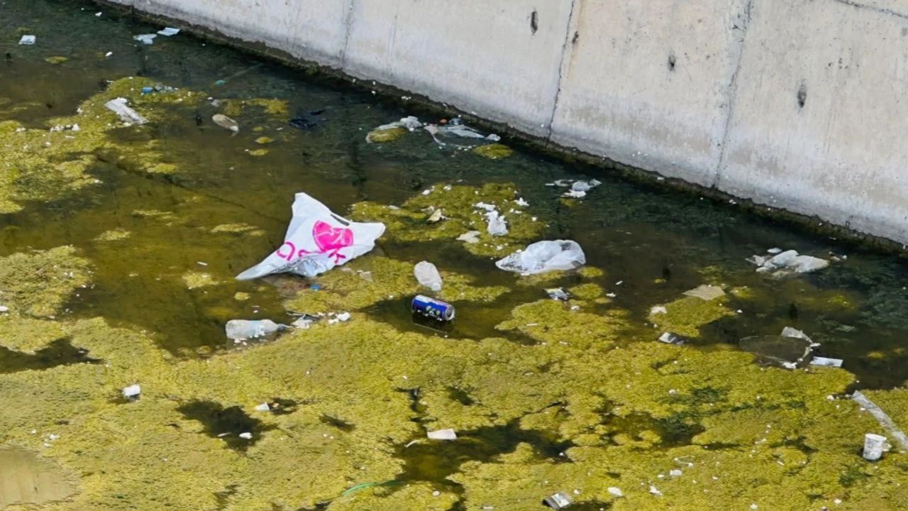 Yüksekova’da Büyükçay Deresi Çöplüğe Döndü