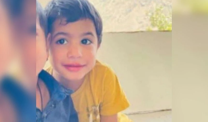 Hakkari’de Araç Çarpan 5 Yaşındaki Çocuk Yaşamını Yitirdi