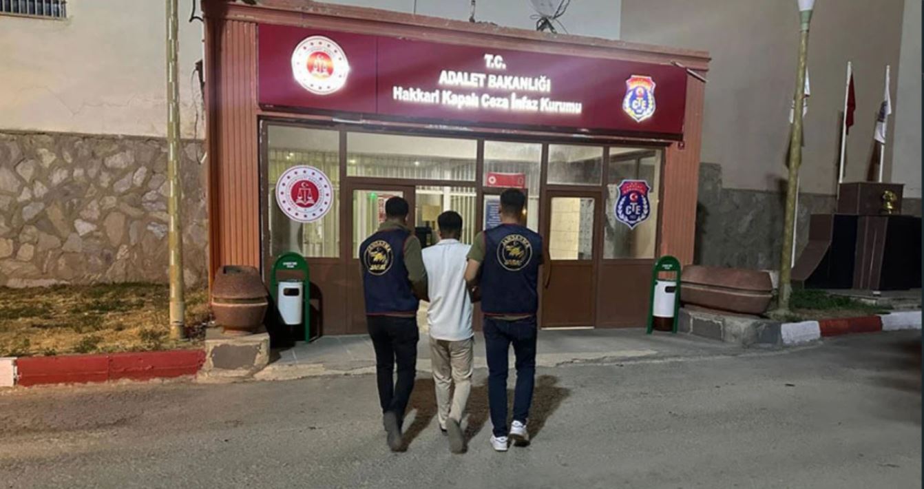 Hakkari'de aranan bir kişi yakalandı
