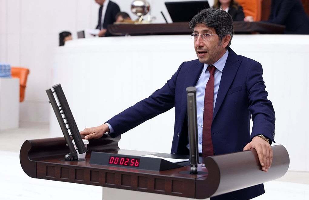 DEM Parti'li Bozan: Anadilde eğitim için adımalar atılmalı