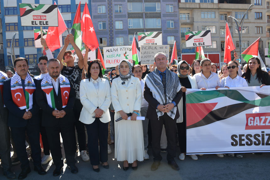 Hakkari'de Gazze için 'Sessiz çığlık' etkinliği