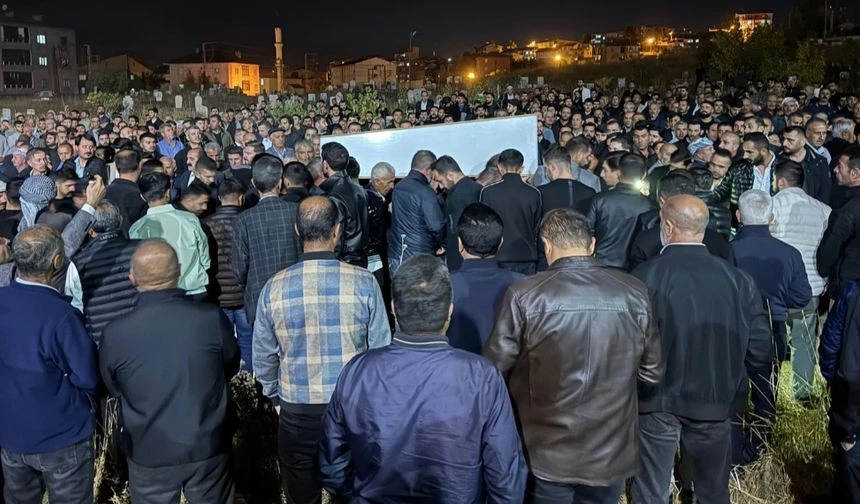 Bıçaklı saldırıda öldürülen Babat toprağa verildi