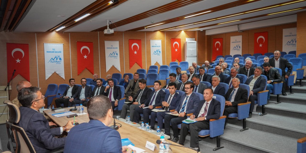 Vali Ali Çelik, Köy Muhtarlarıyla Bir Araya Geldi