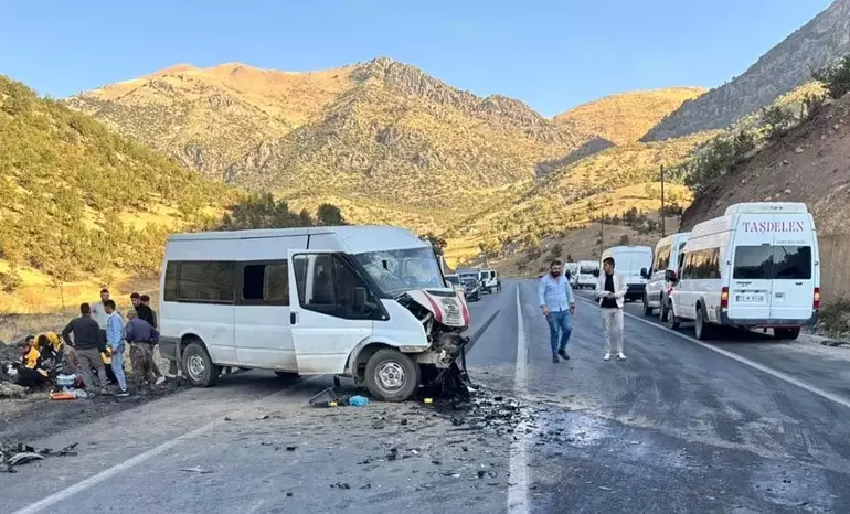 Hakkarililerin Aracı Şırnak’ta Kaza Yaptı: 2’si Ağır 11 Yaralı